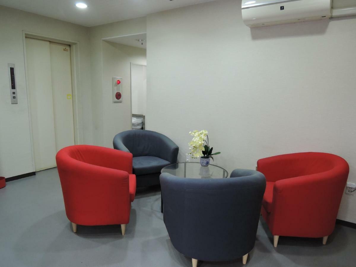 Hotel Lucky / Vacation Stay 3952 Осака Екстериор снимка